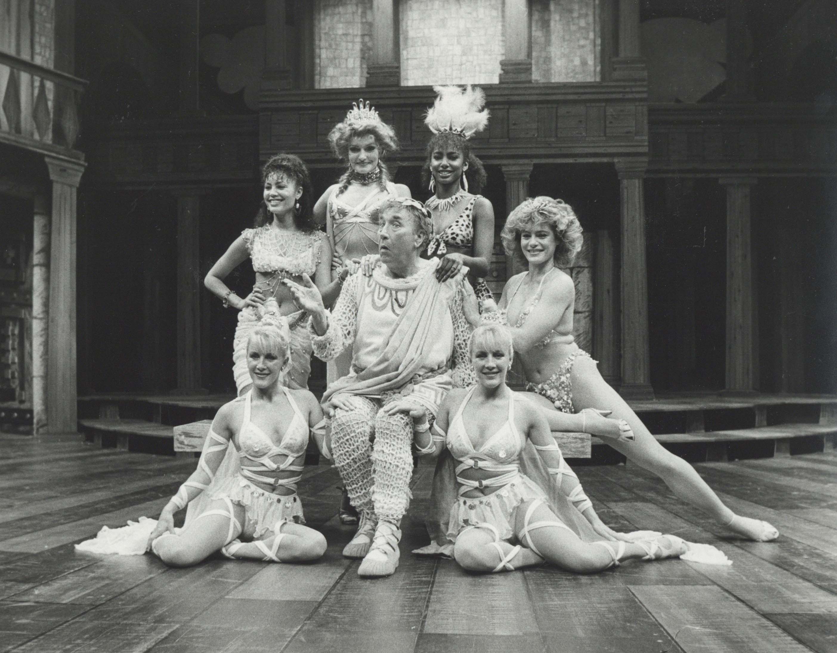 Production photograph, A Funny Thing Happened On The Way To The Forum (1986) – Pass ...2807 x 2188